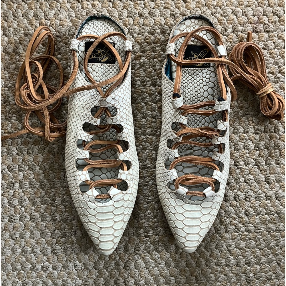 FREEBIRD BY STEVEN Enya Lace Up Suede Flats